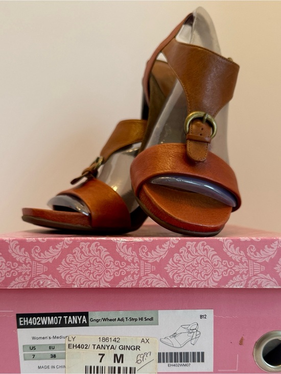 Aetrex Shoes - Aetrex Essence Tanya T-Strap Orthotic Sandals Ginger/Wheat EJ402 Womens Size 7